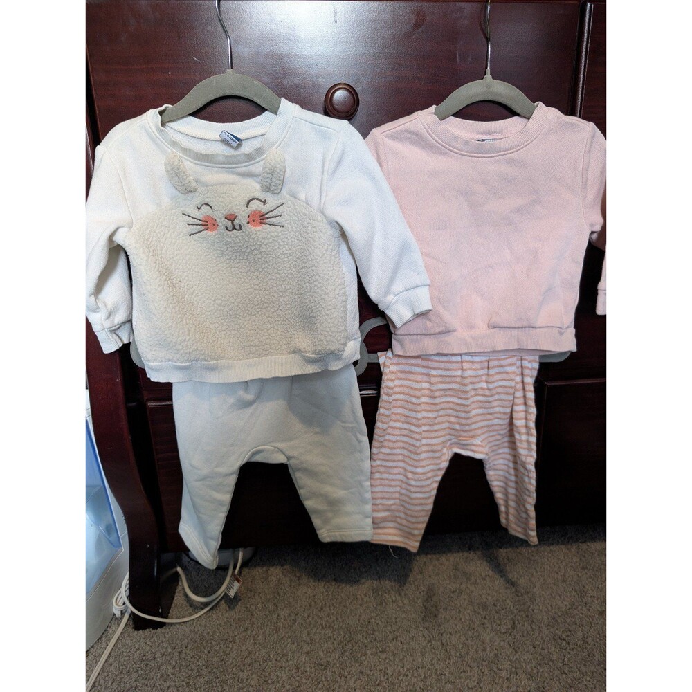 Old Navy Bundle of 2 Sweatshirt Jogger Sets 6-12 M